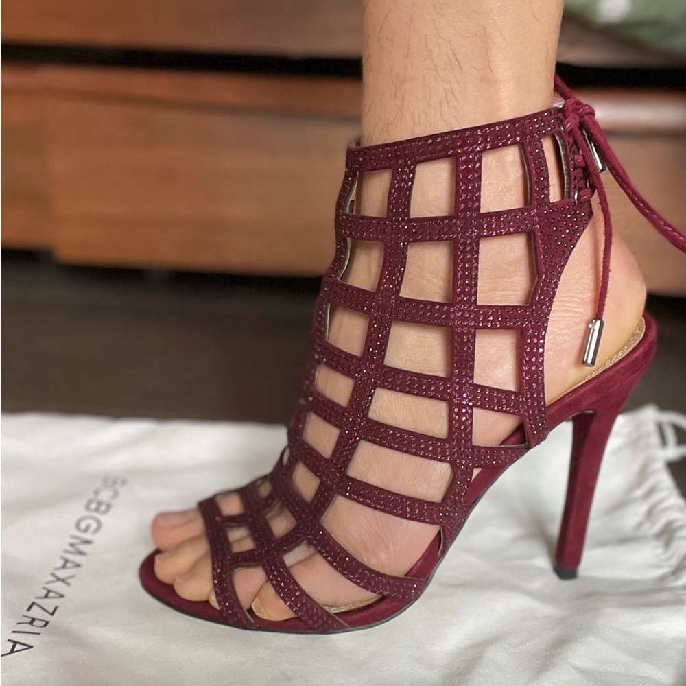 BCBGMAXAZRIA women’s maroon bedazzled heels 👠 size 6